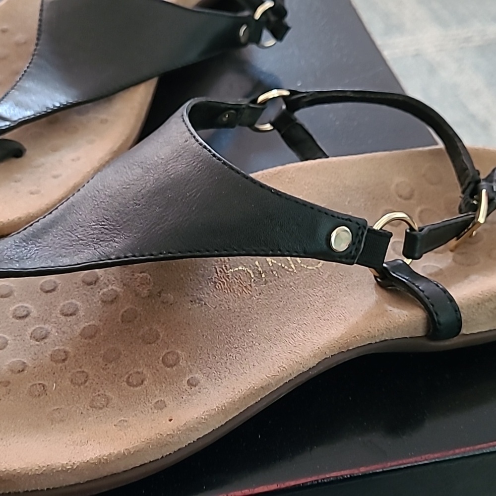 Black Vionic Kirra Thong Sandals - Size 10 - Picture 2 of 4